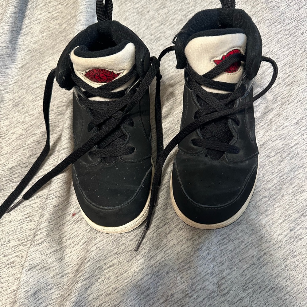 Air Jordan toddlers black and red shoe